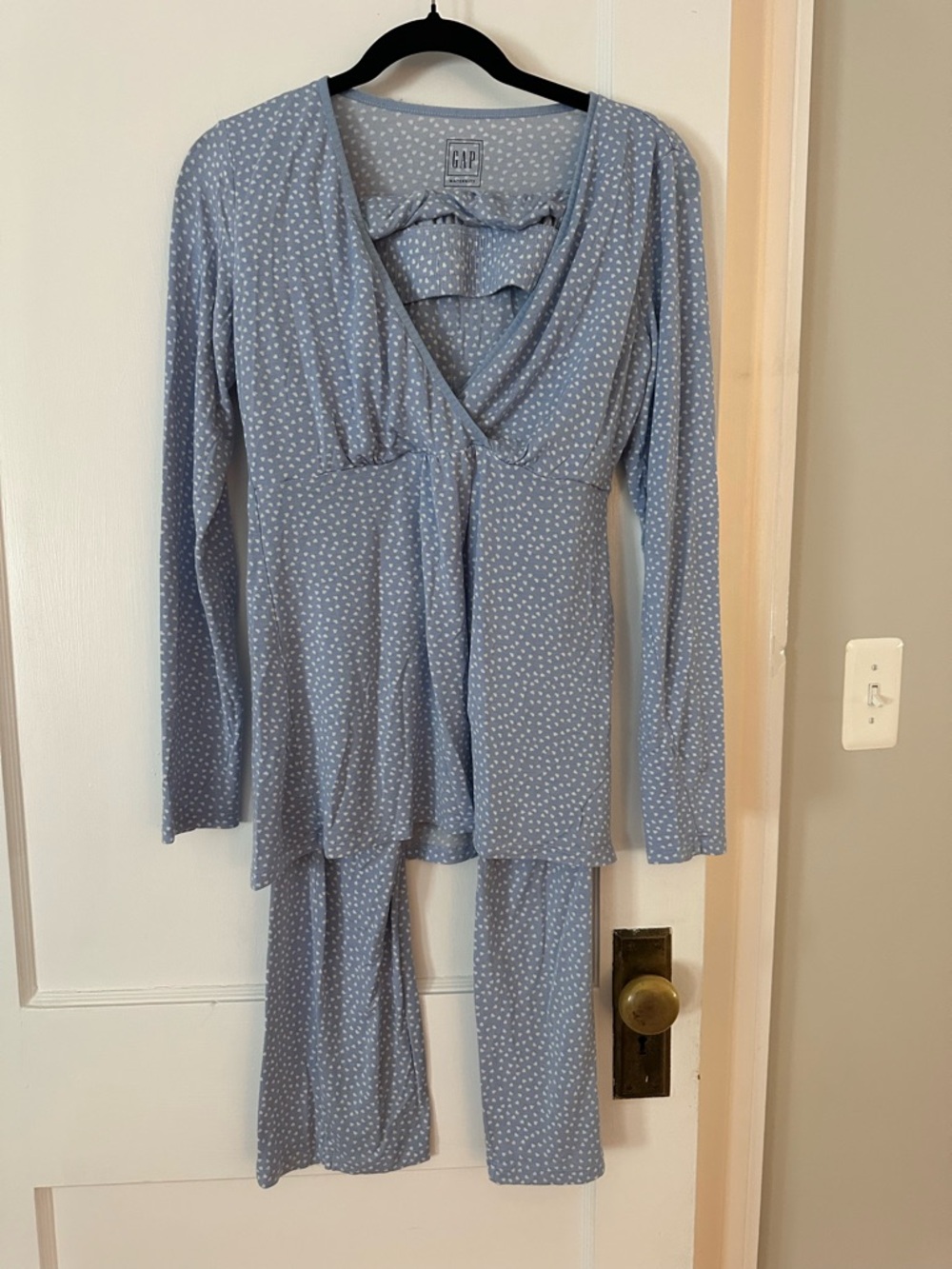 GAP Light Blue w/ White Hearts Nursing Pajama Set